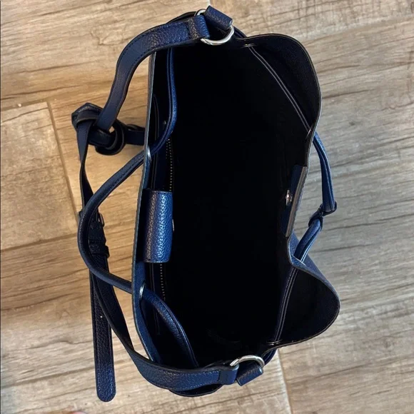 Calvin Klein Women's Gabrianna Novelty Bucket Shoulder Bag - Picture 3 of 4